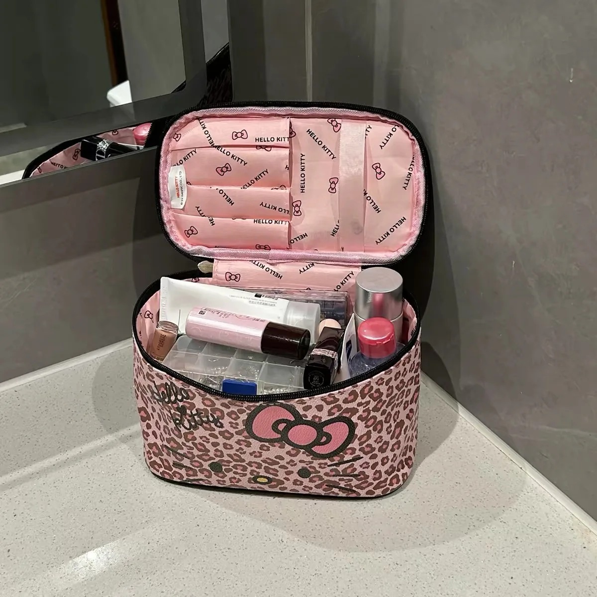 Sanrio Hello Kitty Women Leopa - đánh giá và giá Woman Beauty Makeup